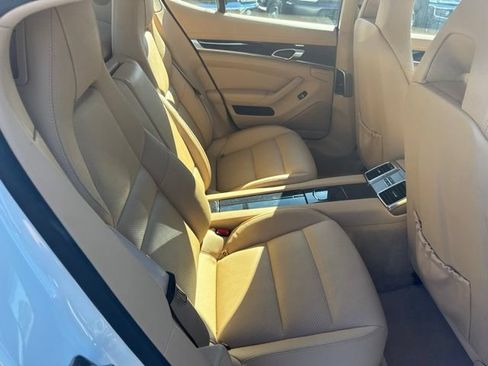 Used 2014 Porsche Panamera S RWD image 9
