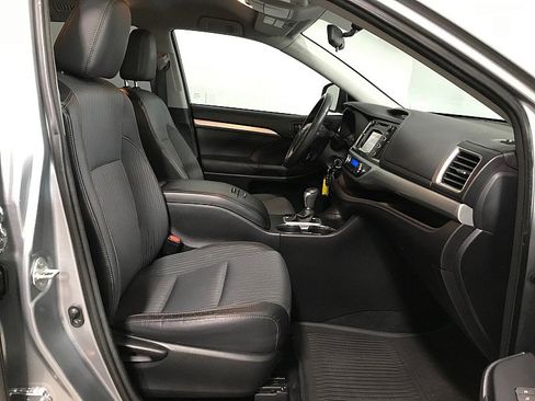 Used 2015 Toyota Highlander Plus AWD/4WD image 14