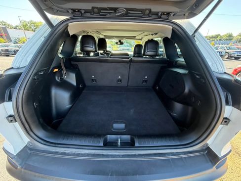 Used 2021 Jeep Cherokee Limited AWD/4WD image 10