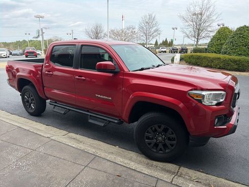 Used 2020 Toyota Tacoma SR5 image 3