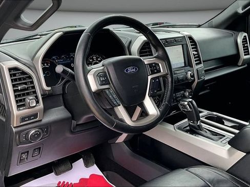 Used 2019 Ford F150 Lariat w/ Equipment Group 502A Luxury AWD/4WD image 17