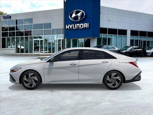 New 2025 Hyundai Elantra Sport image 3
