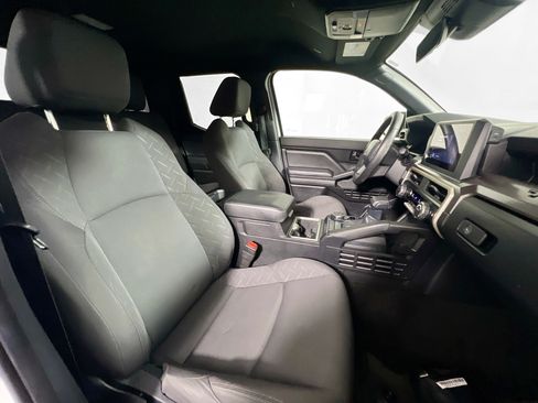 Used 2024 Toyota Tacoma SR5 AWD/4WD image 30