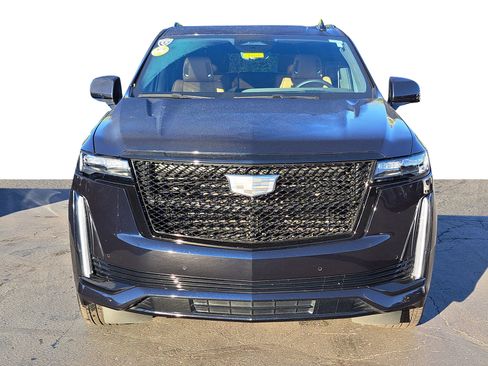 Used 2024 Cadillac Escalade ESV Sport w/ LPO, ONYX Package image 3