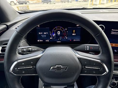Certified 2025 Chevrolet Traverse Z71 w/ Driver Confidence Package AWD/4WD image 13