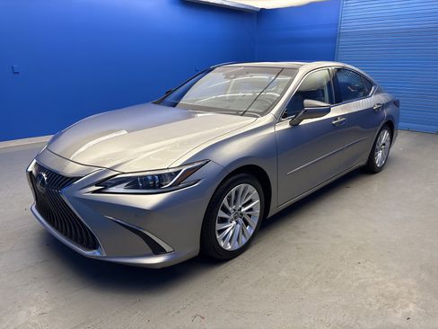 Used 2020 Lexus ES 350 Luxury image 4