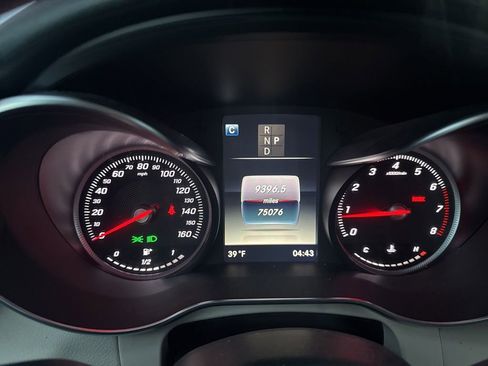 Used 2018 Mercedes-Benz GLC 300 4MATIC image 24