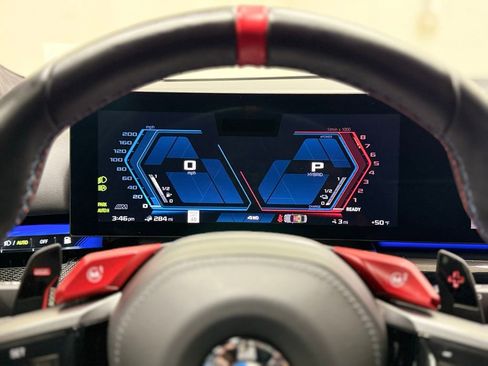 Used 2025 BMW M5 w/ Carbon Package image 25