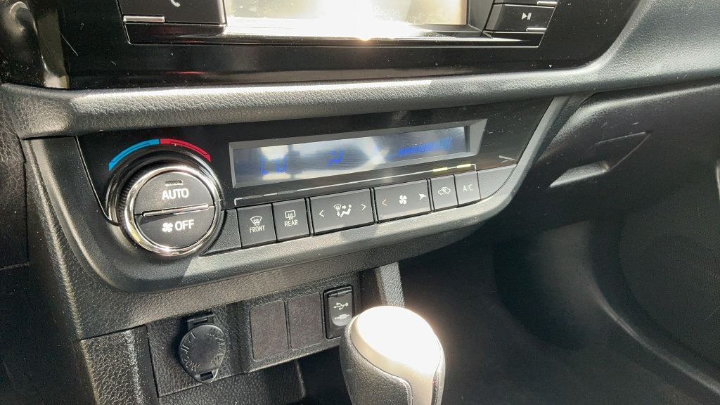Used 2015 Toyota Corolla S FWD image 16