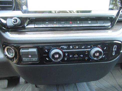 Used 2026 Chevrolet Silverado 1500 LT AWD/4WD image 27