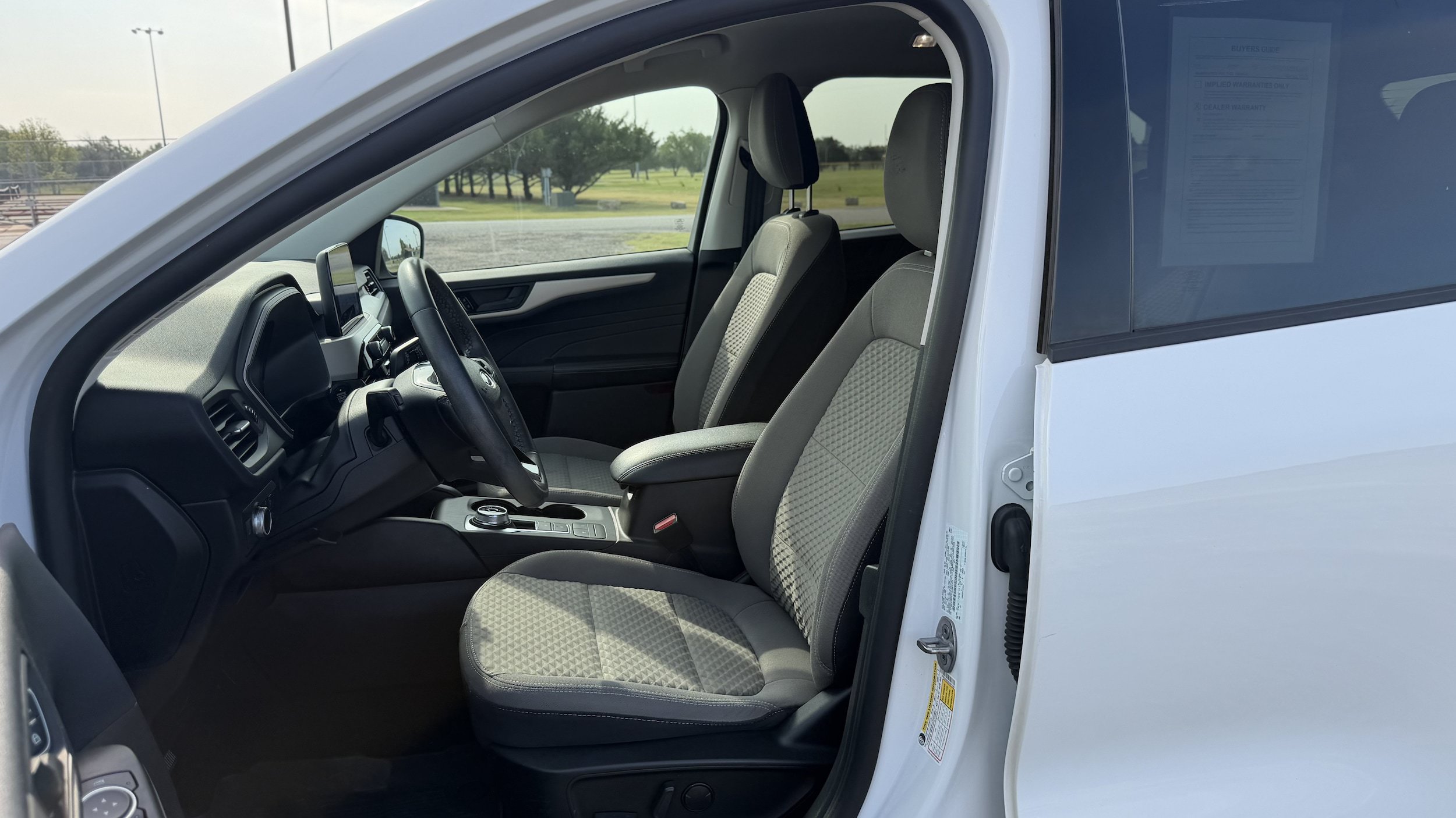 Used 2022 Ford Escape SE w/ SE Sport Appearance Package AWD/4WD image 18