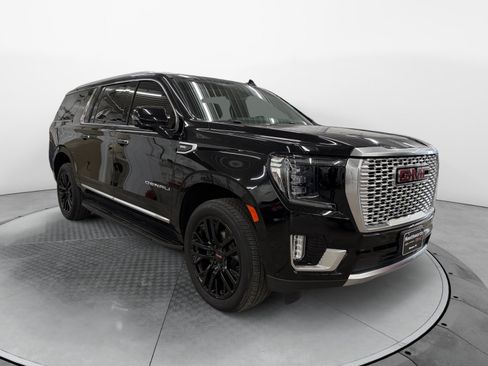 Used 2024 GMC Yukon XL Denali AWD/4WD image 4