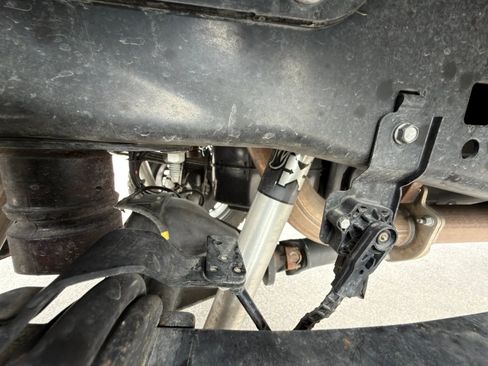 Used 2025 Ford F350 Platinum AWD/4WD image 2
