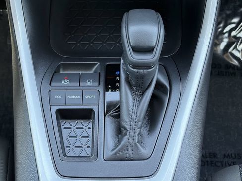 Certified 2025 Toyota RAV4 LE FWD image 19