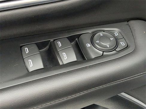 Used 2021 Chevrolet Suburban LS image 12