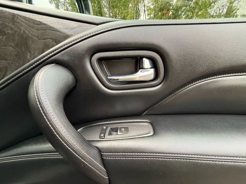 Used 2021 INFINITI QX80 Luxe image 29