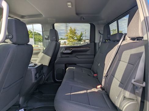 New 2025 Chevrolet Silverado 1500 LT w/ Safety Package RWD image 26