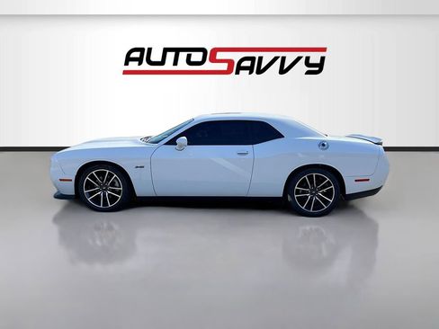 Used 2023 Dodge Challenger R/T RWD image 4
