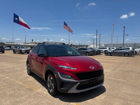 Used 2023 Hyundai Kona SEL FWD image 1