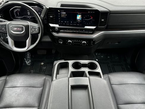 Used 2024 GMC Sierra 1500 SLT image 15