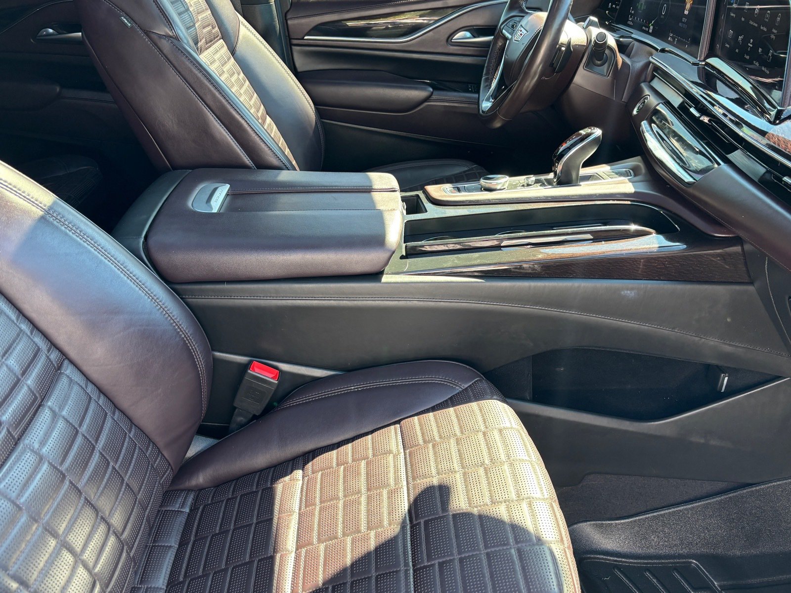 Used 2023 Cadillac Escalade Sport Platinum AWD/4WD image 33