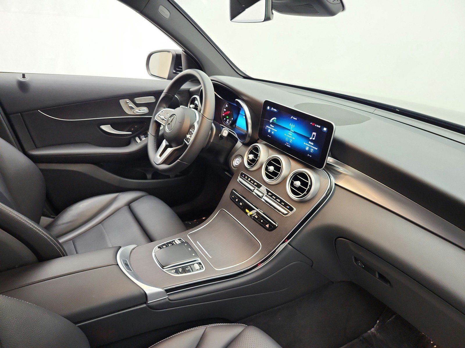 Used 2022 Mercedes-Benz GLC 300 image 17