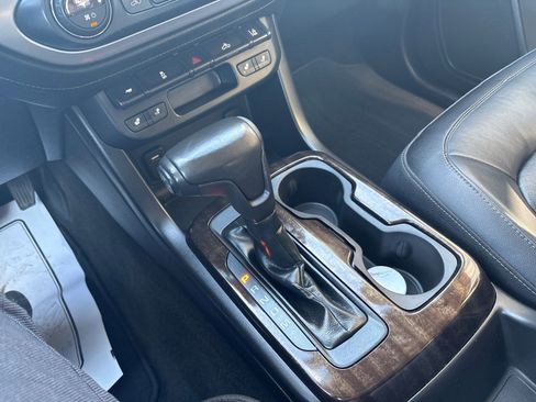 Used 2016 GMC Canyon SLT image 18