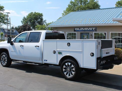 Used 2025 Chevrolet Silverado 2500 Custom w/ Custom Value Package AWD/4WD image 3