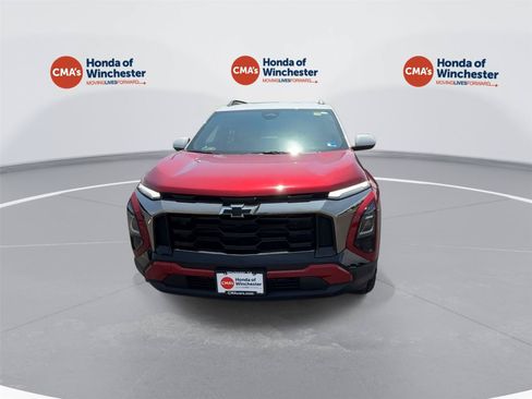 Used 2025 Chevrolet Equinox ACTIV w/ Convenience Package III AWD/4WD image 3