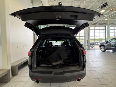 Used 2023 Chevrolet Traverse RS w/ LPO, Floor Liner Package AWD/4WD image 33