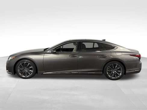 Used 2023 Lexus LS 500 w/ Interior Upgrade Package RWD image 9