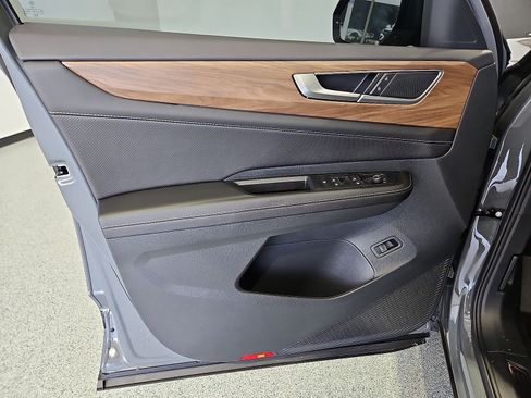 New 2026 Volkswagen Atlas SE FWD image 16