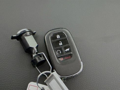 Certified 2023 Honda Pilot Touring image 21