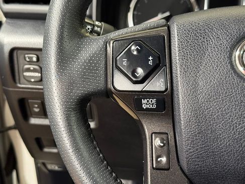 Used 2021 Toyota 4Runner TRD Off-Road Premium w/ Moonroof Package AWD/4WD image 25