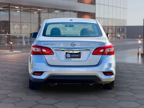 Used 2019 Nissan Sentra SV image 2