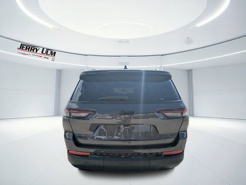 New 2025 Jeep Grand Cherokee L Altitude image 4