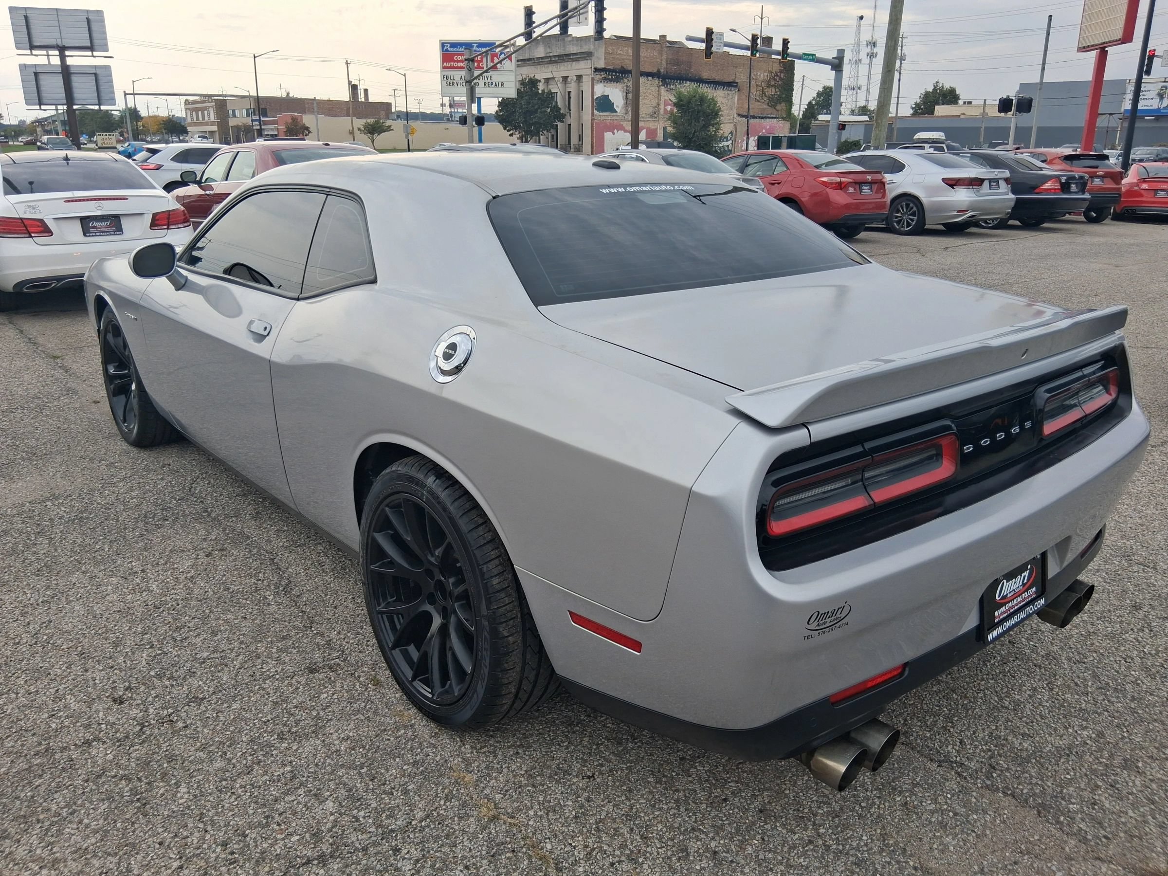 Used 2022 Dodge Challenger R/T RWD image 3