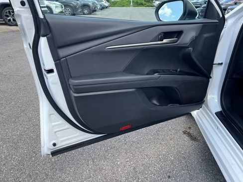 Used 2025 Toyota Camry SE FWD image 10