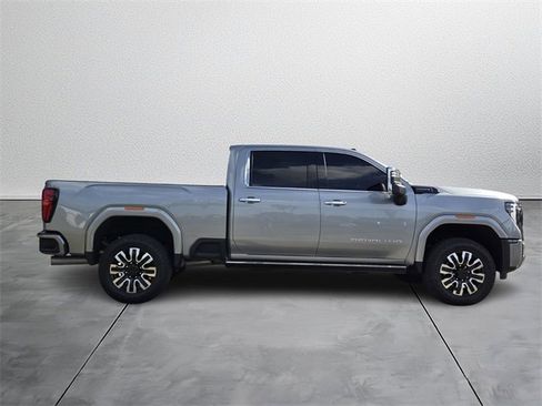 Used 2024 GMC Sierra 3500 Denali Ultimate image 5