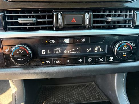 Used 2022 Nissan Pathfinder SV FWD image 18