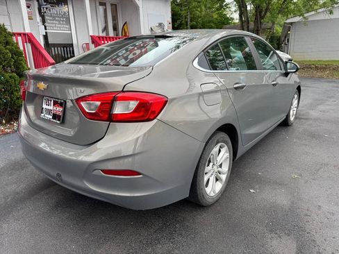 Used 2019 Chevrolet Cruze LT FWD image 8