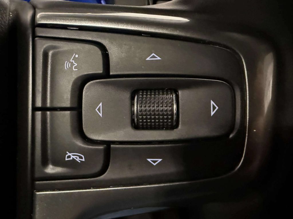 Used 2024 Chevrolet Silverado 1500 LTZ AWD/4WD image 45