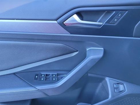 Used 2023 Volkswagen Jetta SE image 24