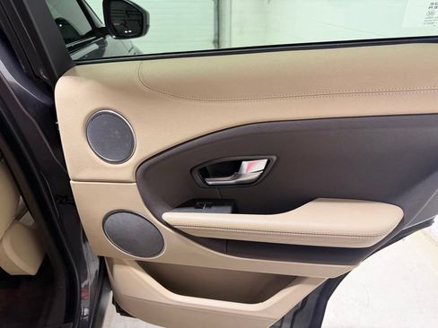Used 2016 Land Rover Range Rover Evoque SE AWD/4WD image 35
