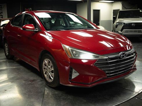 Used 2020 Hyundai Elantra SE FWD image 5