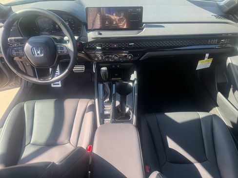 Used 2025 Honda Accord Sport image 2