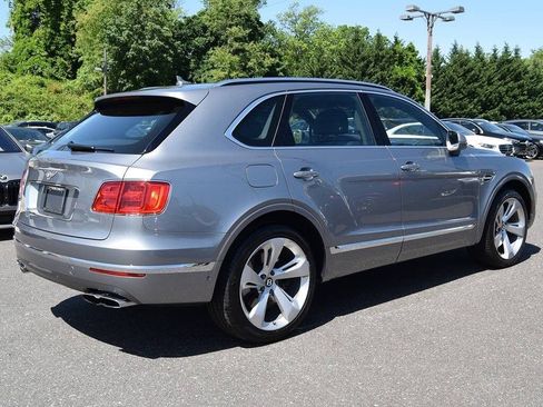 Used 2019 Bentley Bentayga image 11