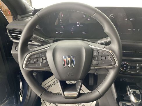 Used 2025 Buick Envista Sport Touring w/ Convenience II Package image 11