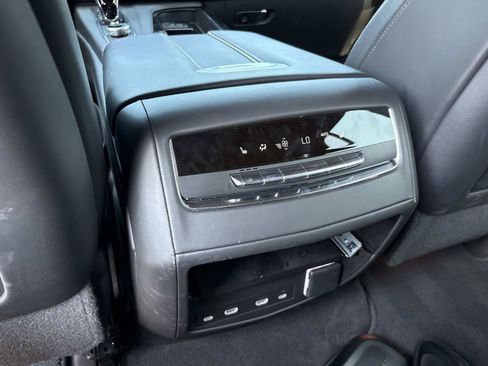 Used 2023 Cadillac Escalade ESV V AWD/4WD image 32
