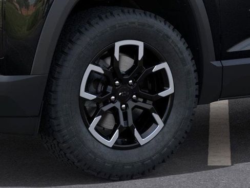 New 2026 Chevrolet Equinox ACTIV w/ Safety and Technology Package AWD/4WD image 9